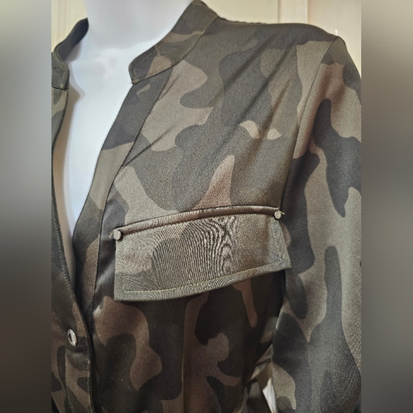 PETITE - ​White House Black Market Camo Utility Shirt Dress Olive Green - Picture 3 of 7